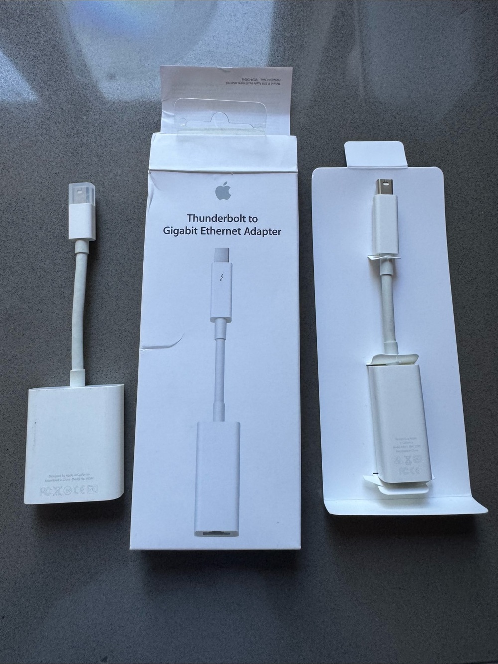 Apple Thunderbolt to Gigabit Ethernet Adapter and VGA - White